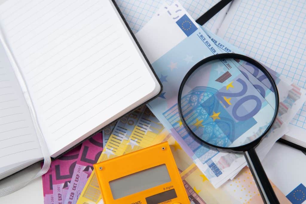 Insider’s Guide to Educational Resources for Debt Management in France: 5 Programs to Enroll in Before 2027